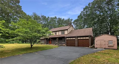71 E Dale Dr, Monroe, CT 06468