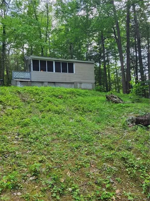 371 Norwood Rd, Winchester, CT 06098