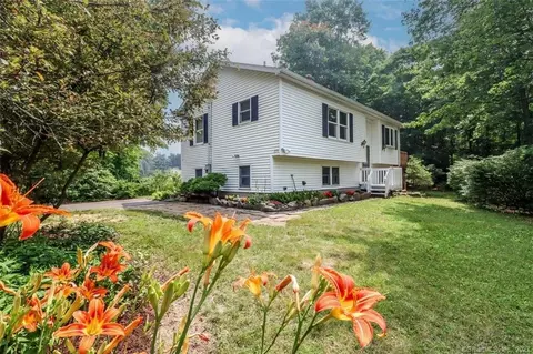 274 Minortown Rd, Woodbury, CT 06798