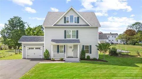 31 Frank St, Branford, CT 06405