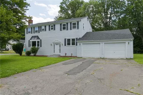 61 Mountain Ave, Bloomfield, CT 06002