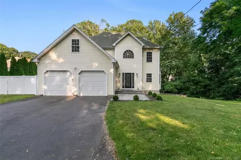12 Mansion Rd, Wallingford, CT 06492