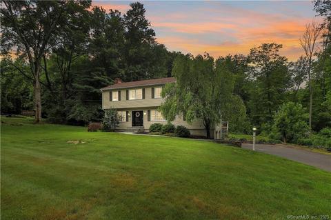 12 Sachem Rd, Seymour, CT 06483