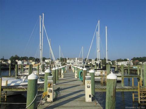 4 Northwest St #B38, Stonington, CT 06378