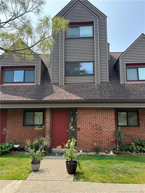 57 Montoya Dr #57, Branford, CT 06405