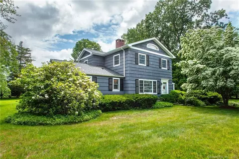 54 Chriswell Dr, Simsbury, CT 06070