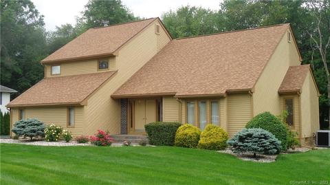 34 Derek Ln, Windsor, CT 06095