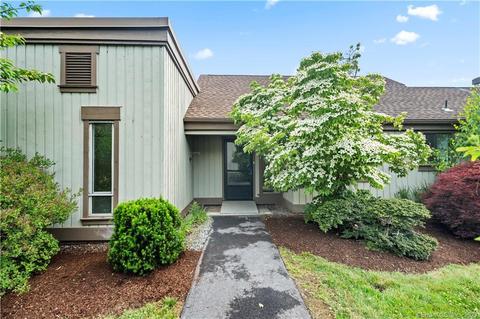 47 Heritage Vlg #A, Southbury, CT 06488