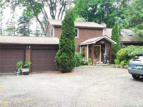 34 Old Tannery Rd, Monroe, CT 06468