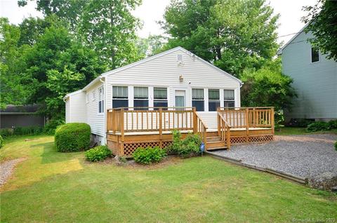 14 Oak Dr, Morris, CT 06763