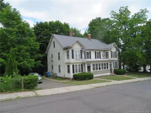 17 Locust St, Manchester, CT 06040
