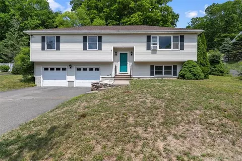 31 Crofut Rd, Naugatuck, CT 06770