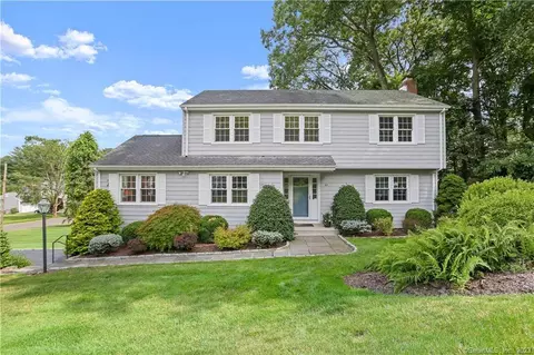 49 Mohican Hill Rd, Fairfield, CT 06825