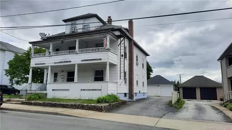 43 Van Den Noort St, Putnam, CT 06260