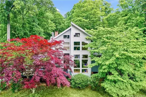 16 Firetown Rd, Simsbury, CT 06070