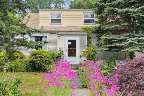 75 E Pasadena Pl, Bridgeport, CT 06610