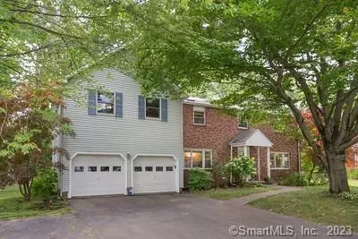 87 Mohawk Dr, West Hartford, CT 06117