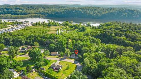 37 Castle View Dr, Chester, CT 06412