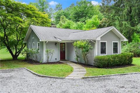 2 Old Redding Rd, Redding, CT 06896