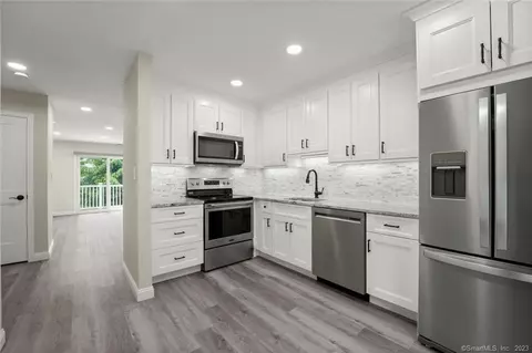 71 Aiken St #B12, Norwalk, CT 06851