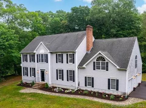 459 Willow Rd, Guilford, CT 06437