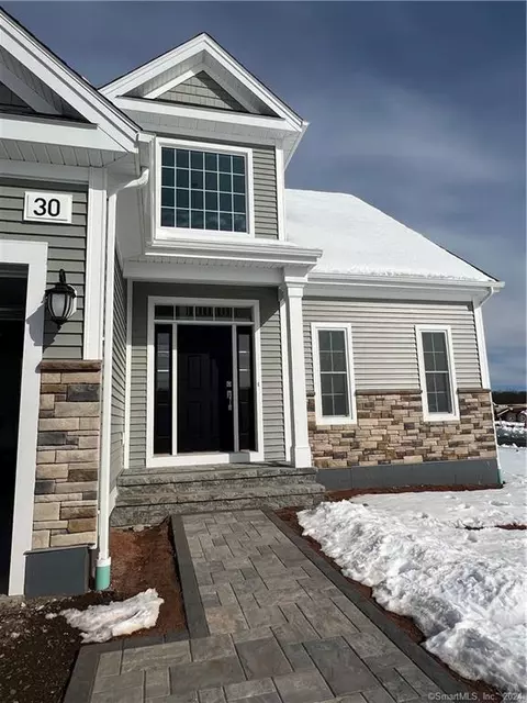 30 Arbor Meadow Dr, Cromwell, CT 06416