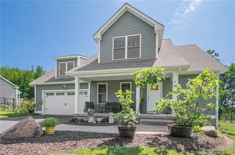 2 Anthonys Way, Bloomfield, CT 06002
