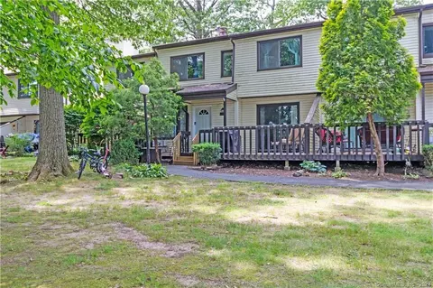 74 Cottonwood Rd #74, Newington, CT 06111