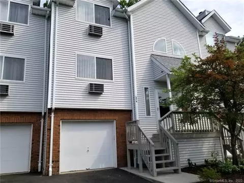 925 Oronoke Rd #27G, Waterbury, CT 06708