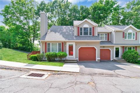 49 Woodland St #B, Manchester, CT 06042