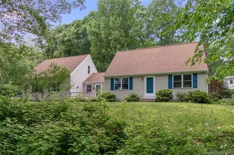 48 Lynn Rd, Ivoryton, CT 06442