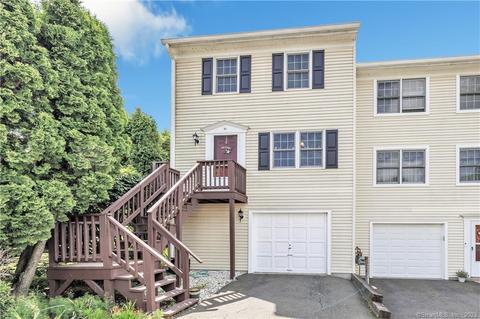 31 Cornerstone Dr #31, Derby, CT 06418