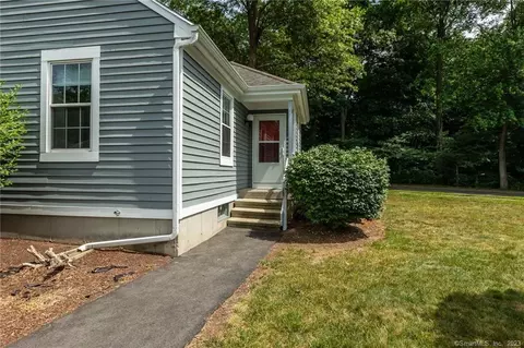 213 Oakland St #A, Manchester, CT 06042