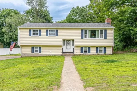 20 Gail Dr, Naugatuck, CT 06770