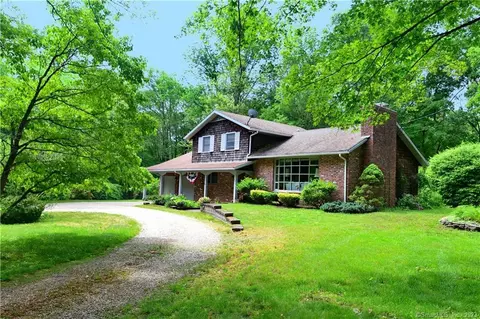 59 Quaddick Rd, Thompson, CT 06277