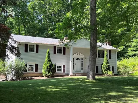 188 Yankee Peddler Path, Madison, CT 06443