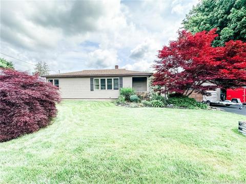 15 Belleau Ave, Norwich, CT 06360