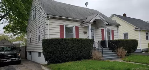 362 Burritt Ave, Stratford, CT 06615