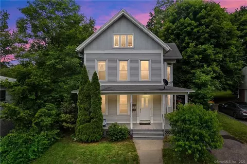 38 Oak St, Meriden, CT 06450