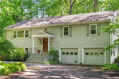 24 Blueberry Hill Pl, Wilton, CT 06897