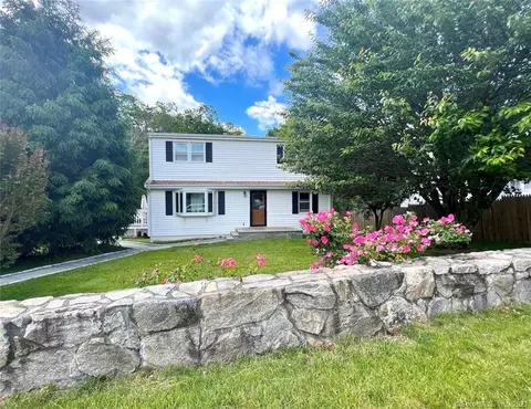 6 Borglum St, Stamford, CT 06905