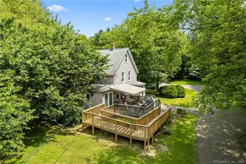 109 Shore Rd, Waterford, CT 06385