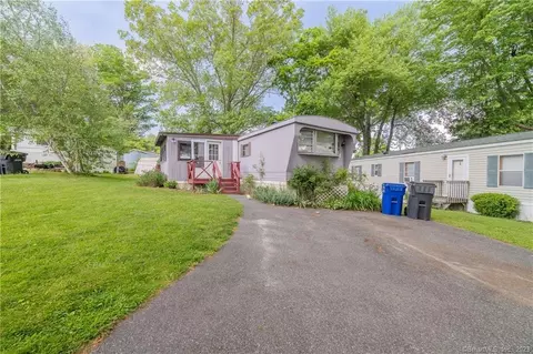 20 White Birch Ln, Danbury, CT 06810