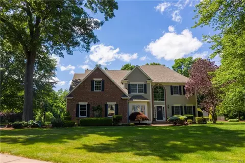 325 Oregon Rd, Cheshire, CT 06410