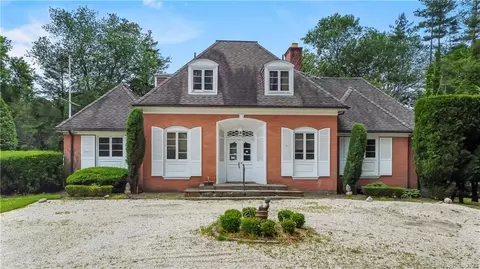 224 Willow St, Fairfield, CT 06890