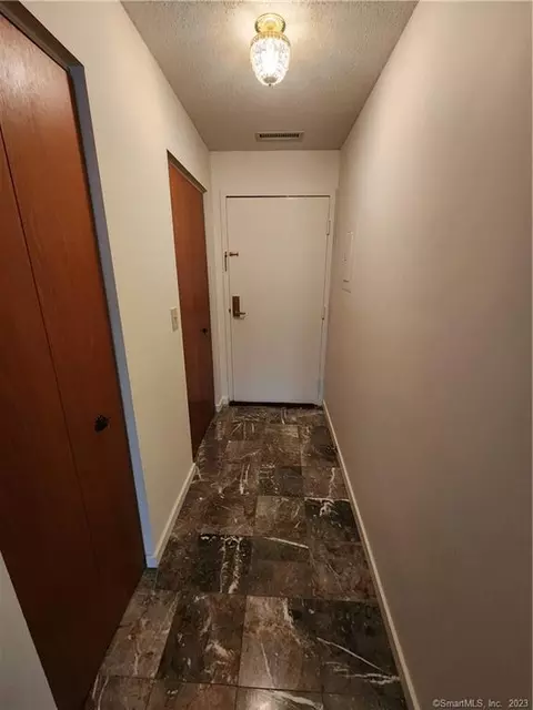 75 Washington Ave #2-308, Hamden, CT 06518