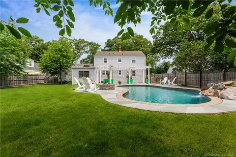 10 Colony Ct, Stamford, CT 06905