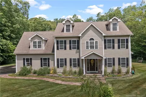 68 Winterberry Cir, Westbrook, CT 06498