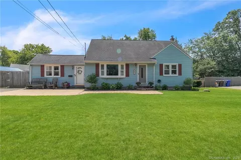26 Queen St, Enfield, CT 06082