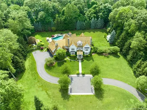 35 Charter Oak Ln, New Canaan, CT 06840